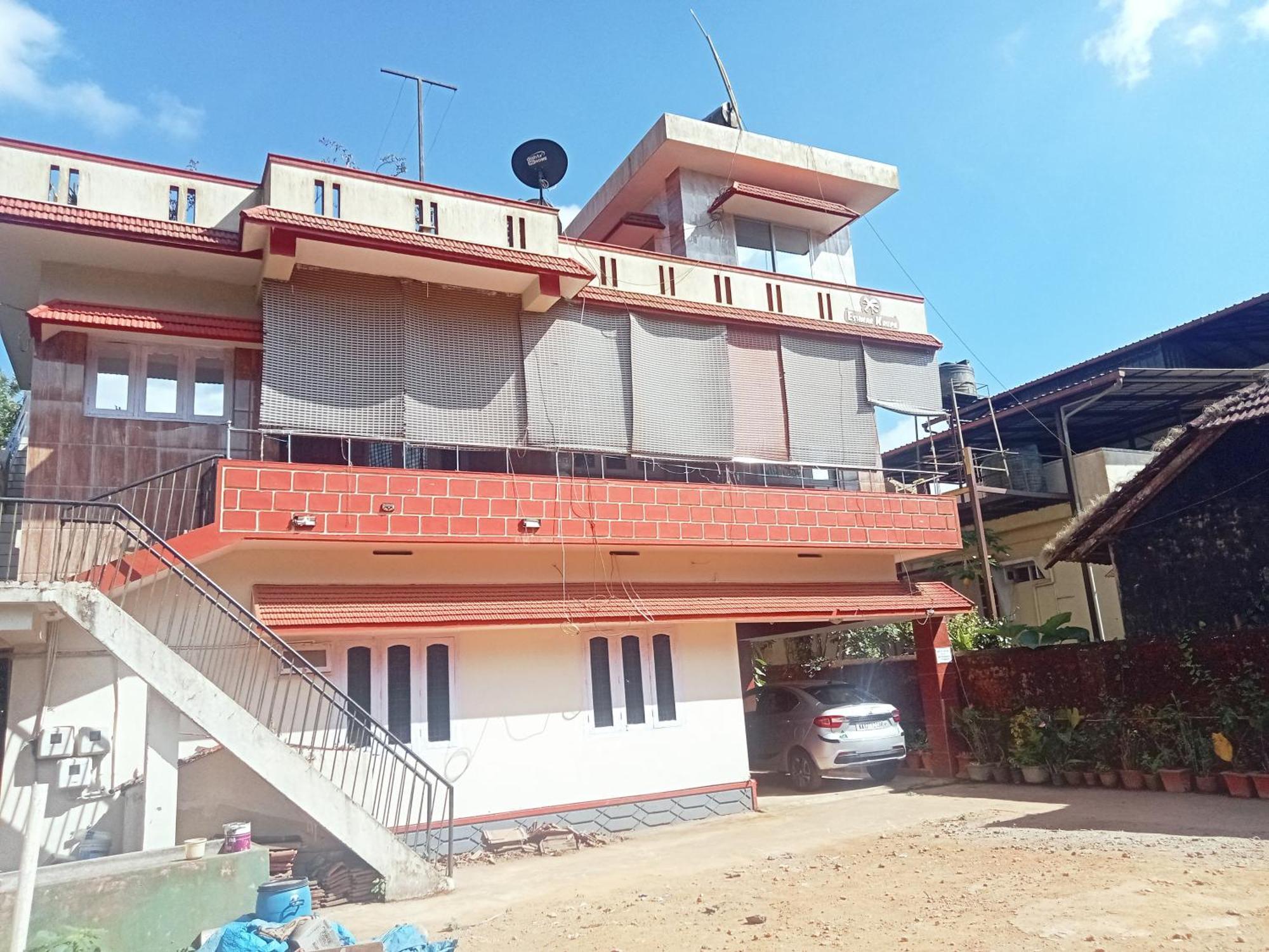 Eshwarkrupa Homestay Мадикери Экстерьер фото