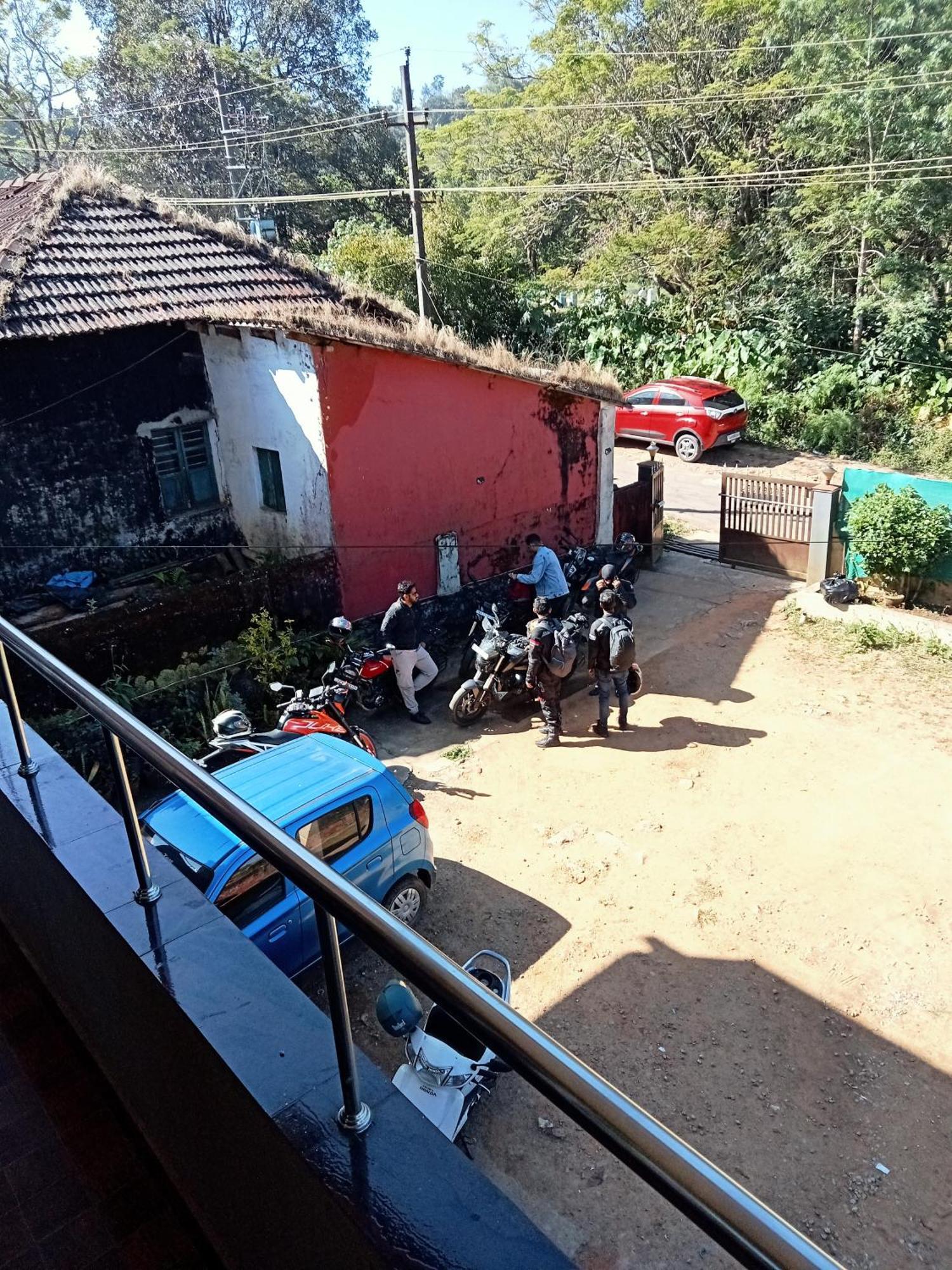 Eshwarkrupa Homestay Мадикери Экстерьер фото